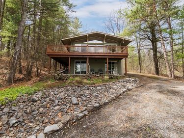 16301 W Lake Road , Branchport, NY 14418