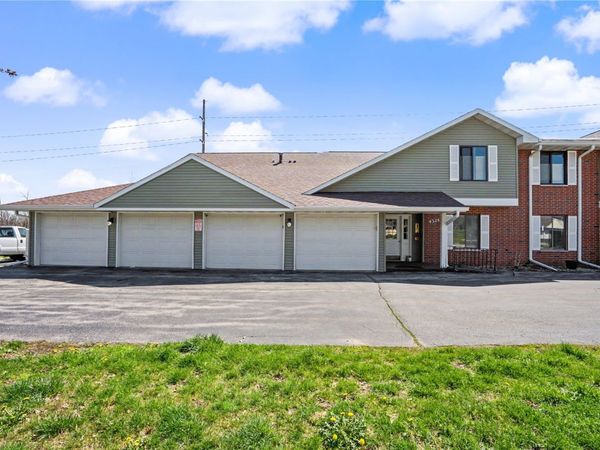 4328 Maureen Court SE, Unit 174, Cedar Rapids, IA 52403