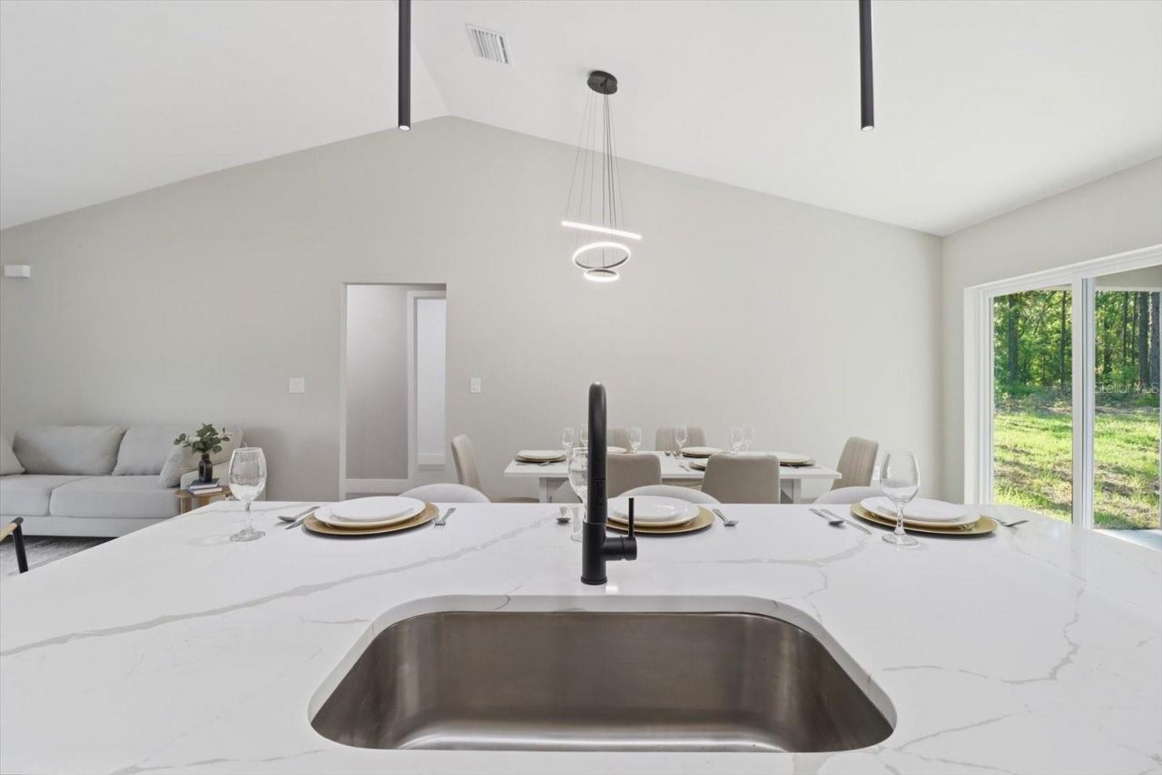 1940 W Quaker Lane, Citrus Springs, FL 34434 Photo