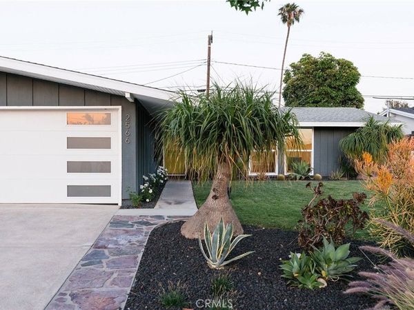 2566 Oxford, Costa Mesa, CA 92626
