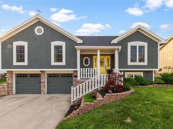 1712 Welleslay Lane, Liberty, MO 64068