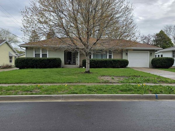 1427 S Blackhawk, FREEPORT, IL 61032