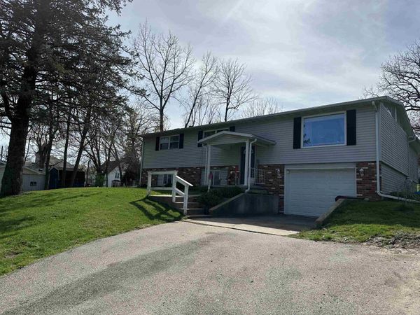 208 N COLLEGE, MOUNT CARROLL, IL 61053