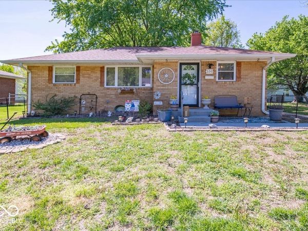 330 Gilbert Avenue , Beech Grove, IN 46107