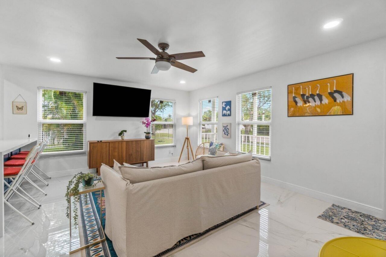 2233 Dock Street, West Palm Beach, FL 33401 Photo
