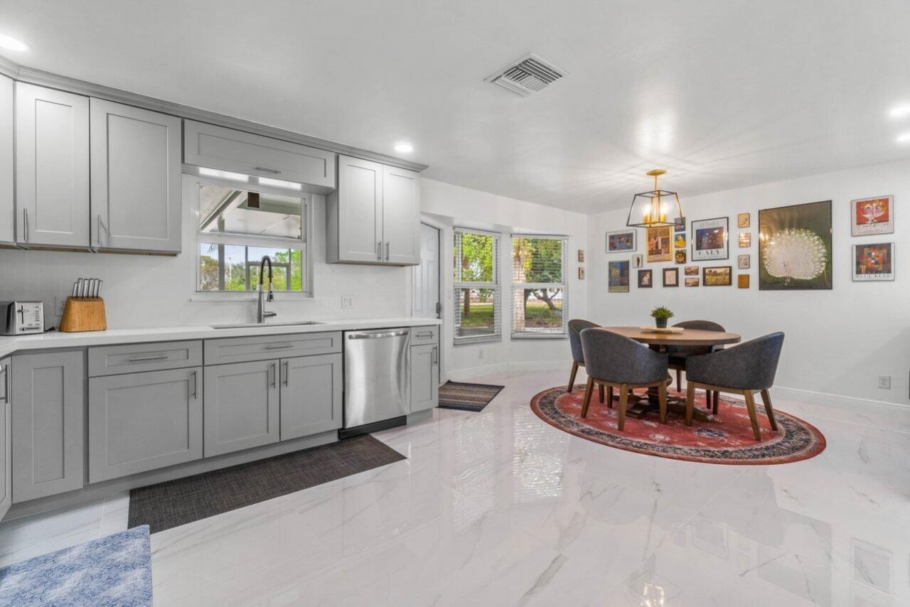 2233 Dock Street, West Palm Beach, FL 33401 Photo