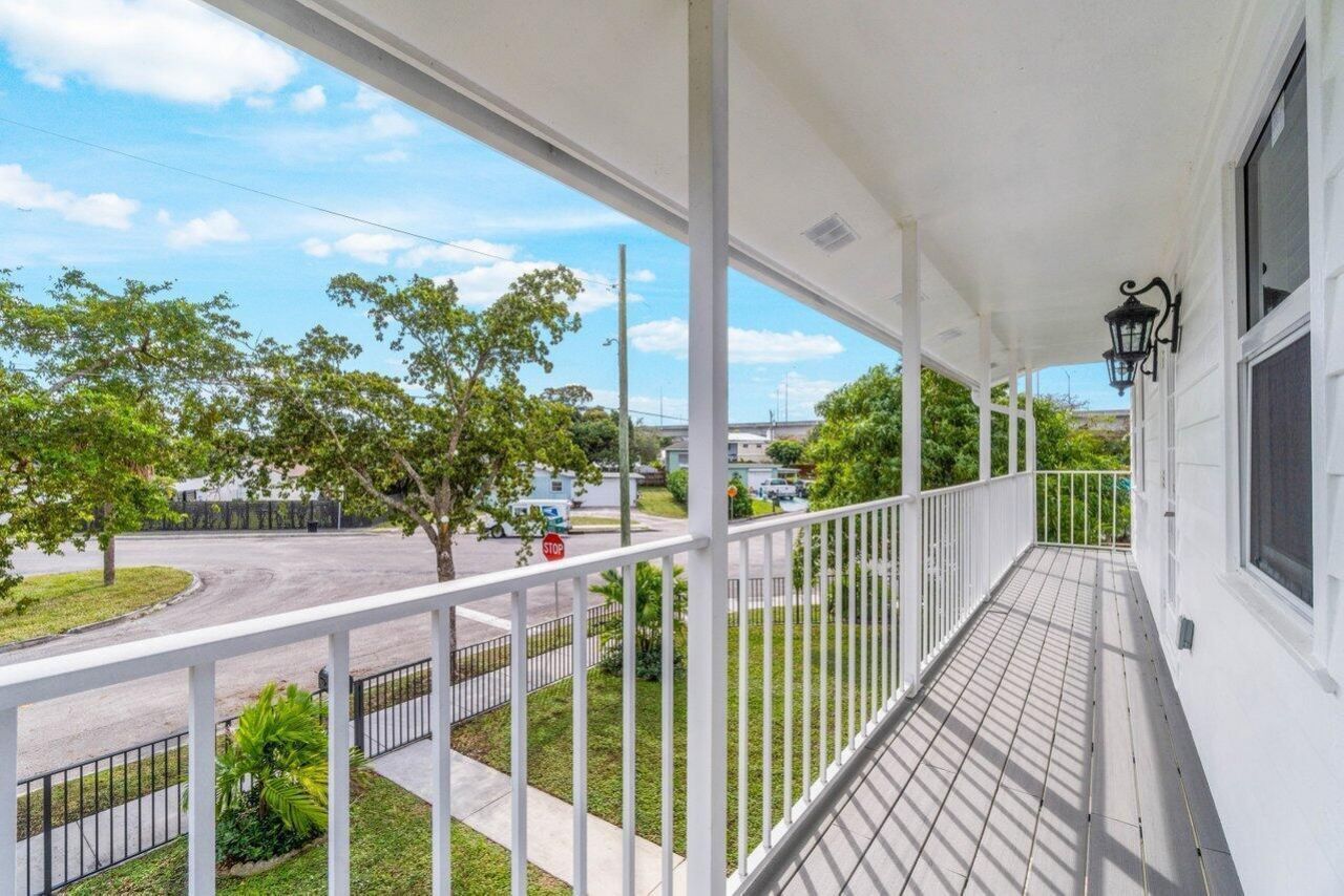 2233 Dock Street, West Palm Beach, FL 33401 Photo