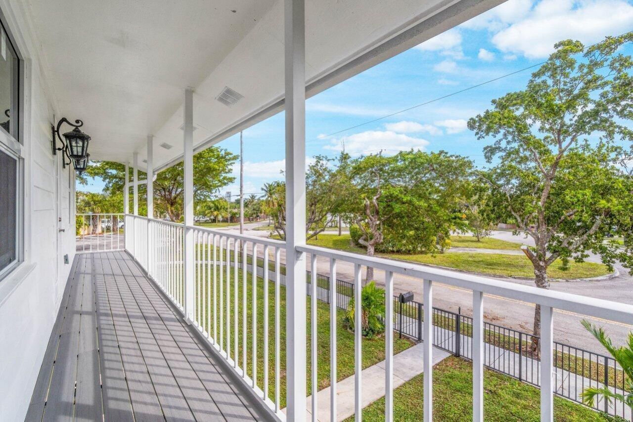 2233 Dock Street, West Palm Beach, FL 33401 Photo