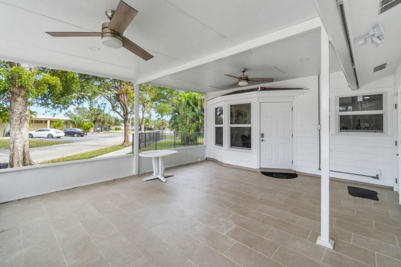 2233 Dock Street, West Palm Beach, FL 33401 Photo