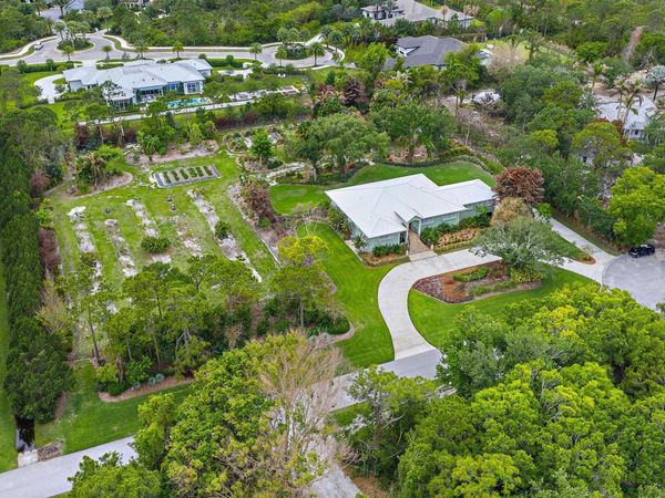 7902 SE Canaan Way, Jupiter, FL 33458