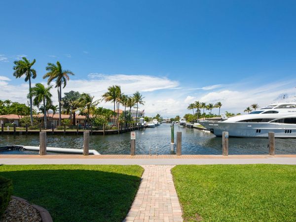 3121 NE 51st Street, Unit 305e, Fort Lauderdale, FL 33308