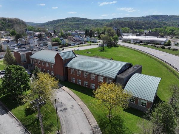 255 3rd St, New Kensington, PA 15068