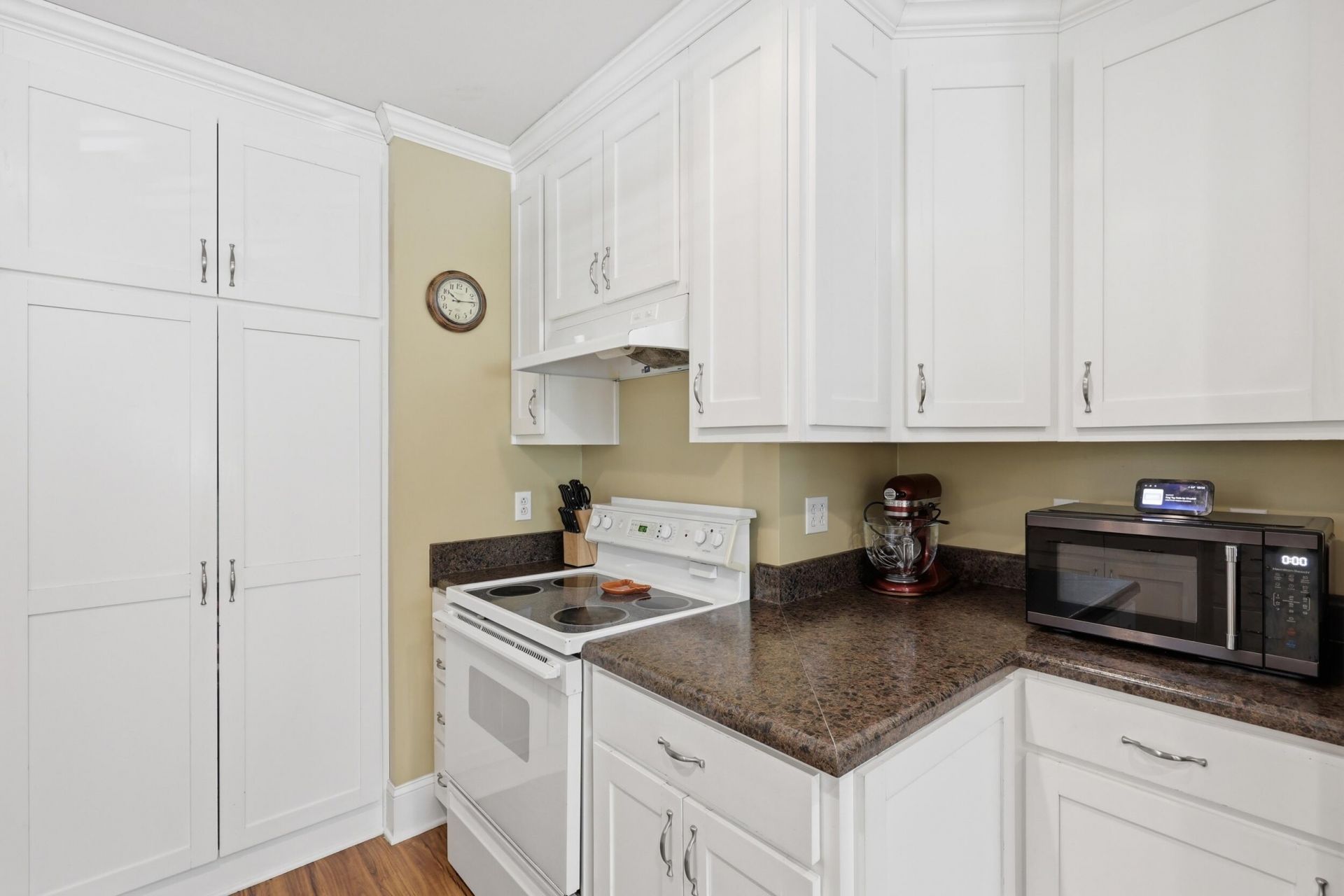 521 Center Street Photo 11