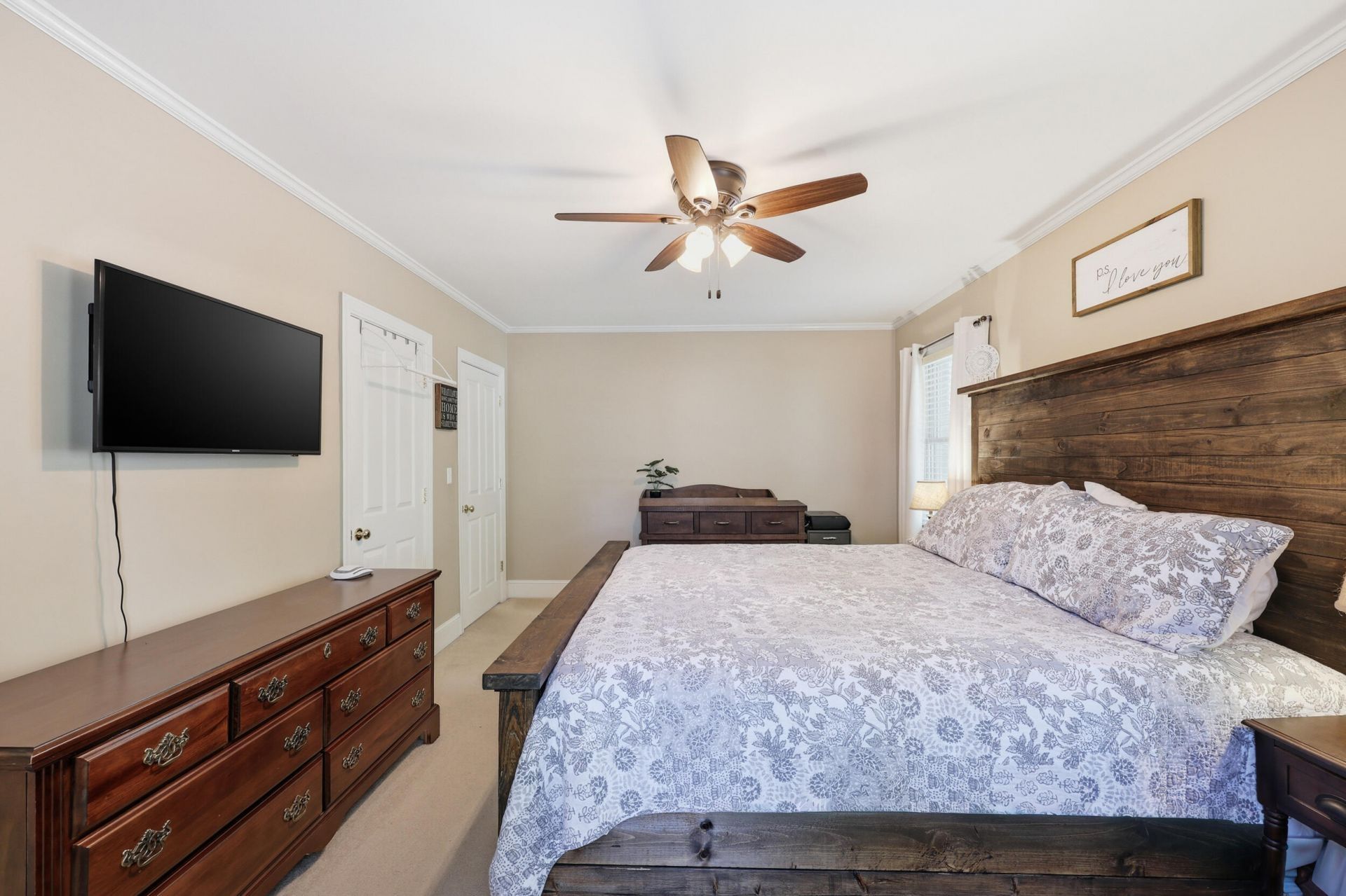 521 Center Street Photo 16