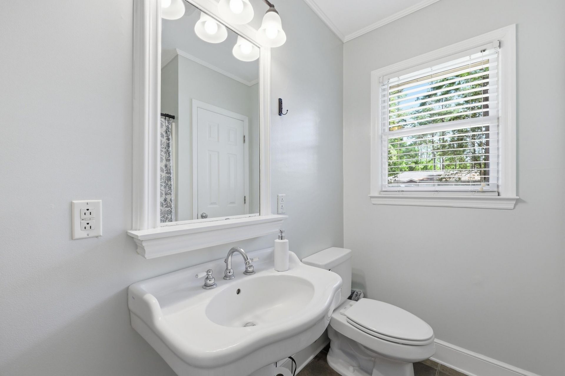 521 Center Street Photo 21