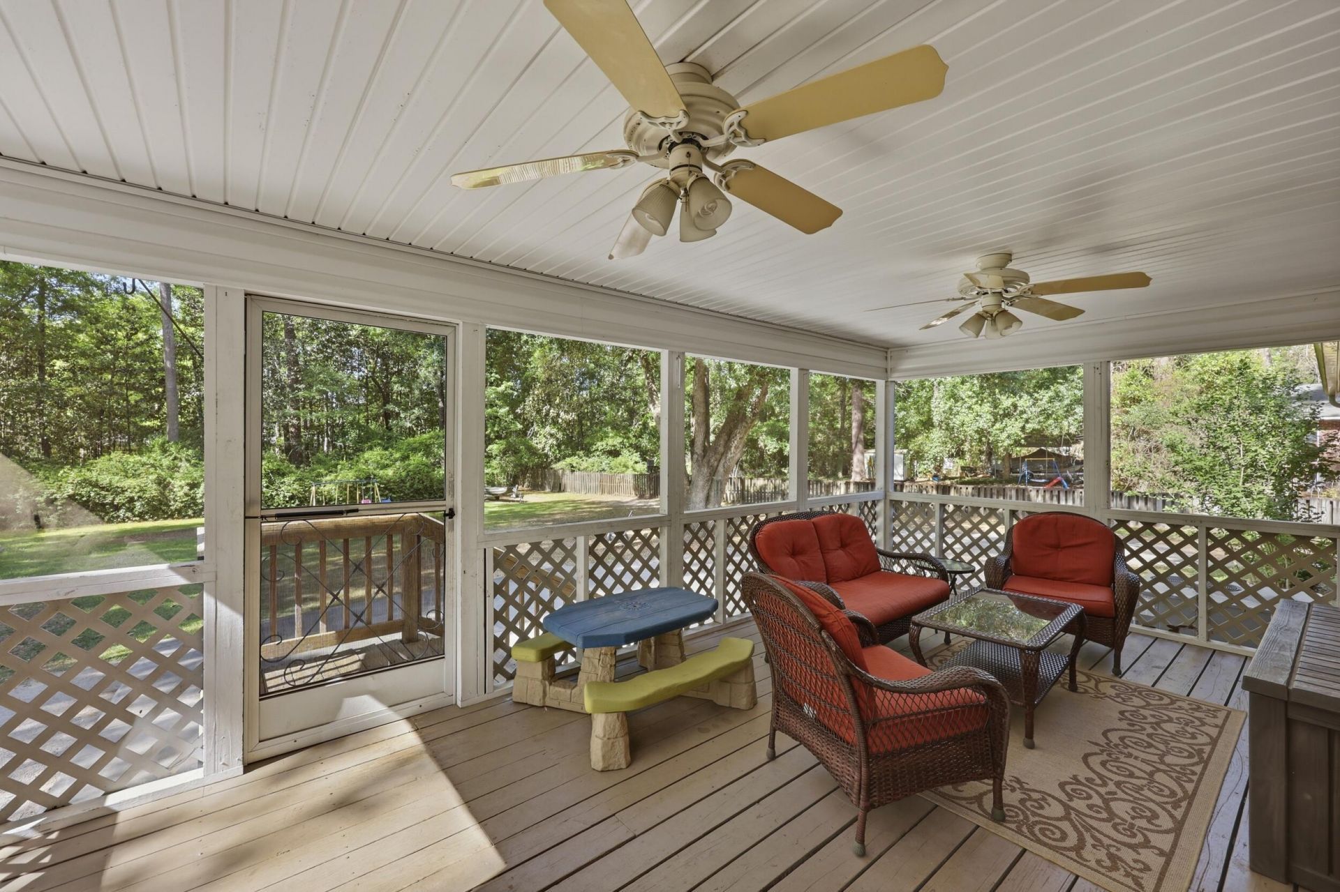 521 Center Street Photo 23