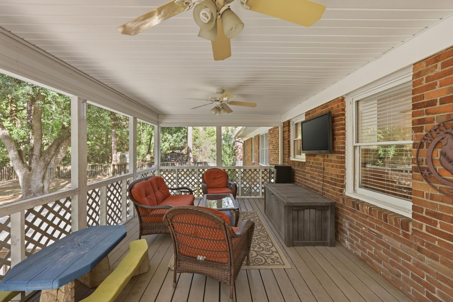 521 Center Street Photo 24