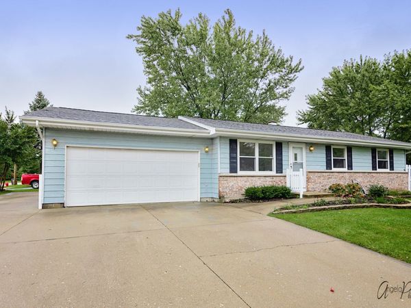 3715 W Prestwick Street , McHenry, IL 60050