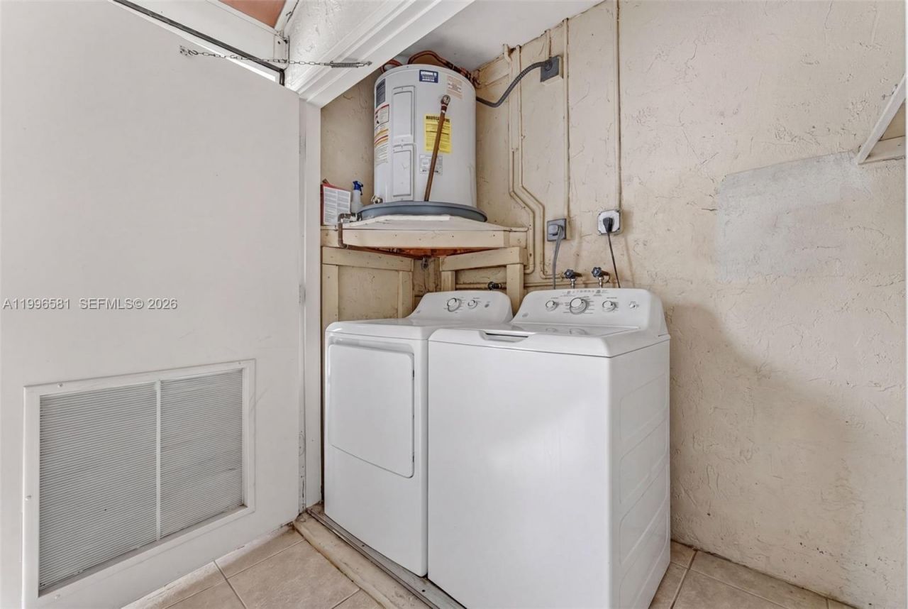 20015 NE 3rd Ct , Unit 6, Miami, FL 33179 Photo