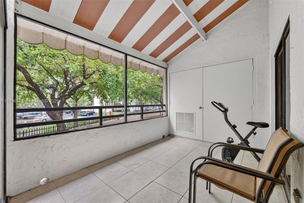 20015 NE 3rd Ct , Unit 6, Miami, FL 33179 Photo