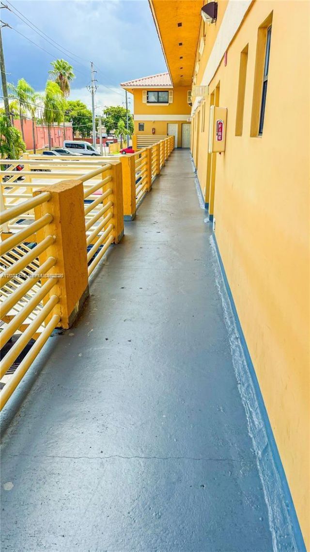 180 Royal Palm Rd , Unit 216, Hialeah Gardens, FL 33016 Photo