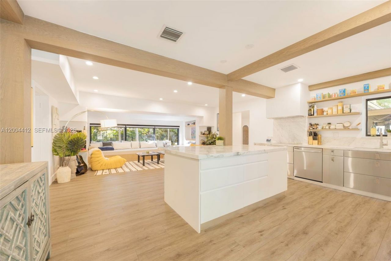 3775 S Le Jeune Rd , Miami, FL 33146 Photo