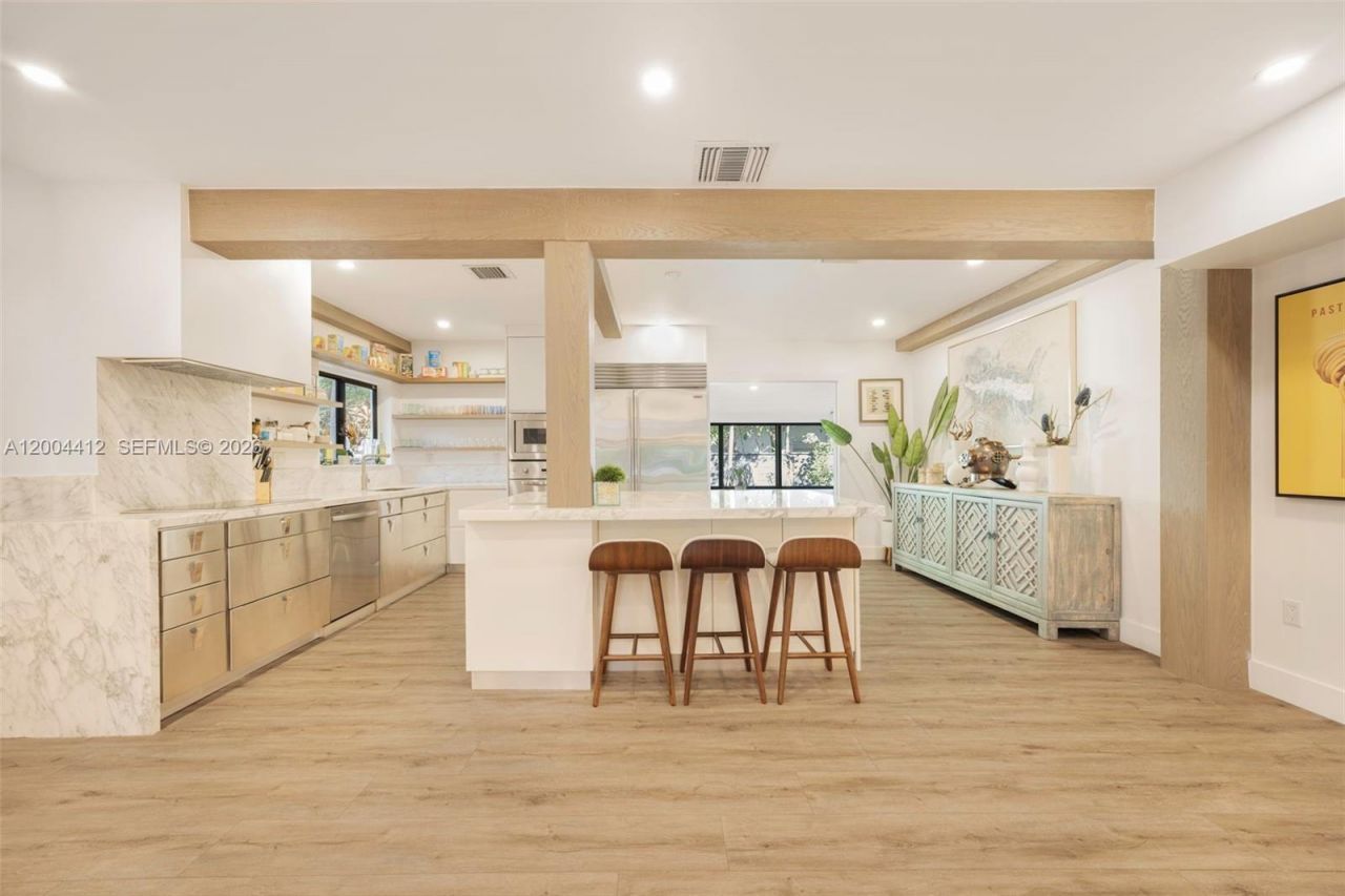 3775 S Le Jeune Rd , Miami, FL 33146 Photo