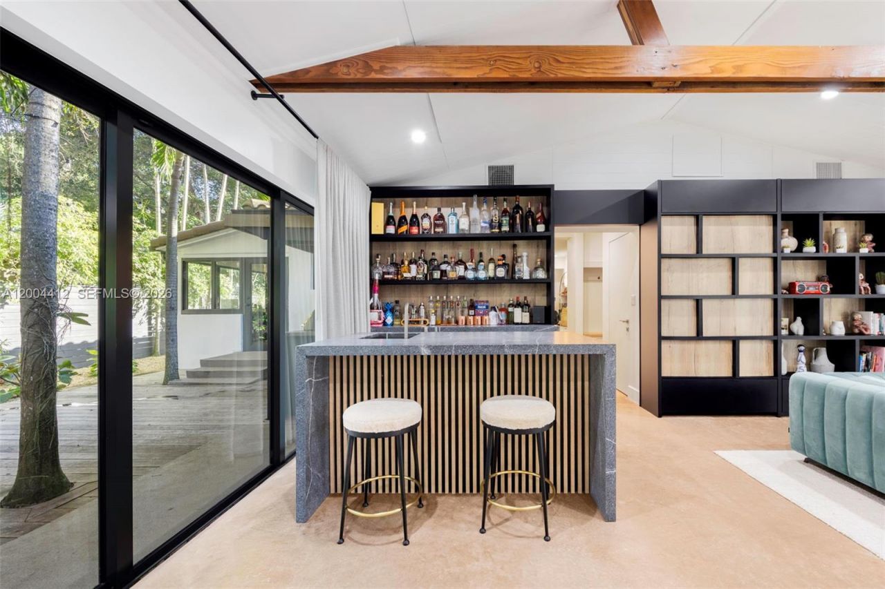 3775 S Le Jeune Rd , Miami, FL 33146 Photo