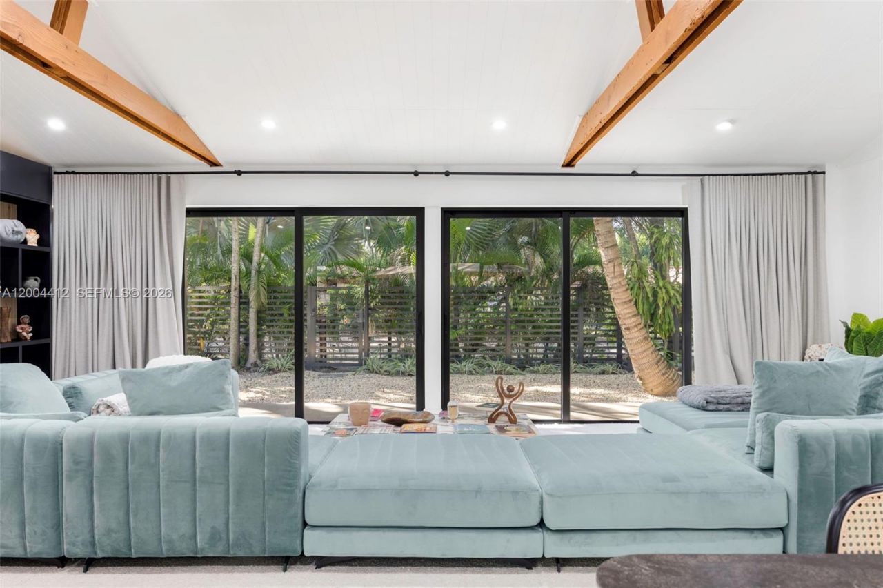 3775 S Le Jeune Rd , Miami, FL 33146 Photo