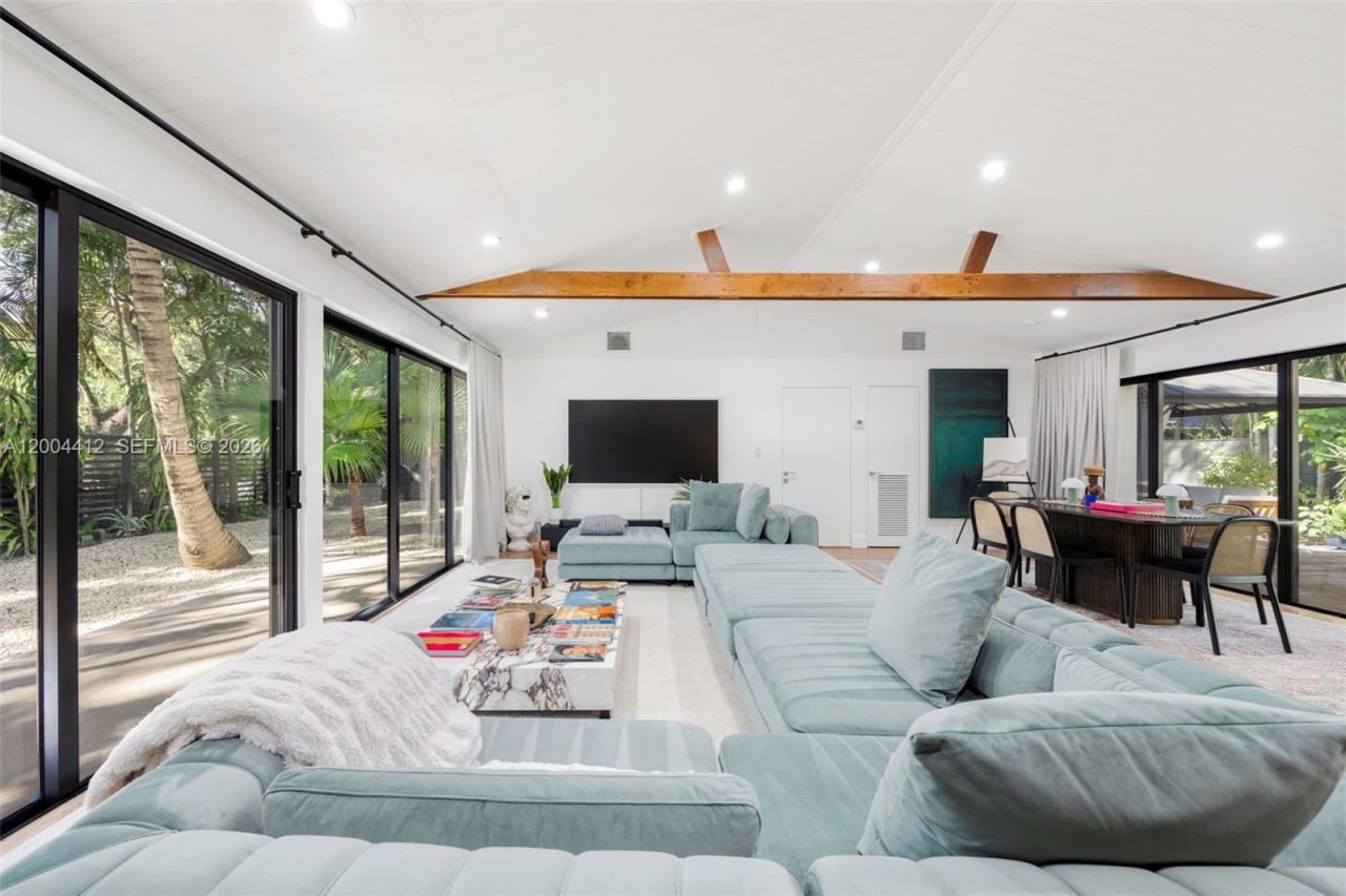 3775 S Le Jeune Rd , Miami, FL 33146 Photo