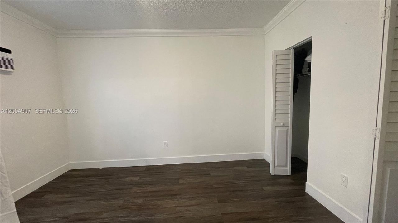 1043 NW 2nd St , Unit 9, Miami, FL 33128 Photo