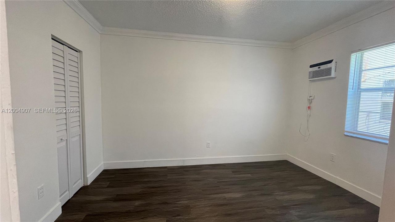 1043 NW 2nd St , Unit 9, Miami, FL 33128 Photo