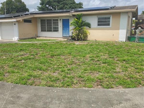 1101 W 54th St , Hialeah, FL 33012
