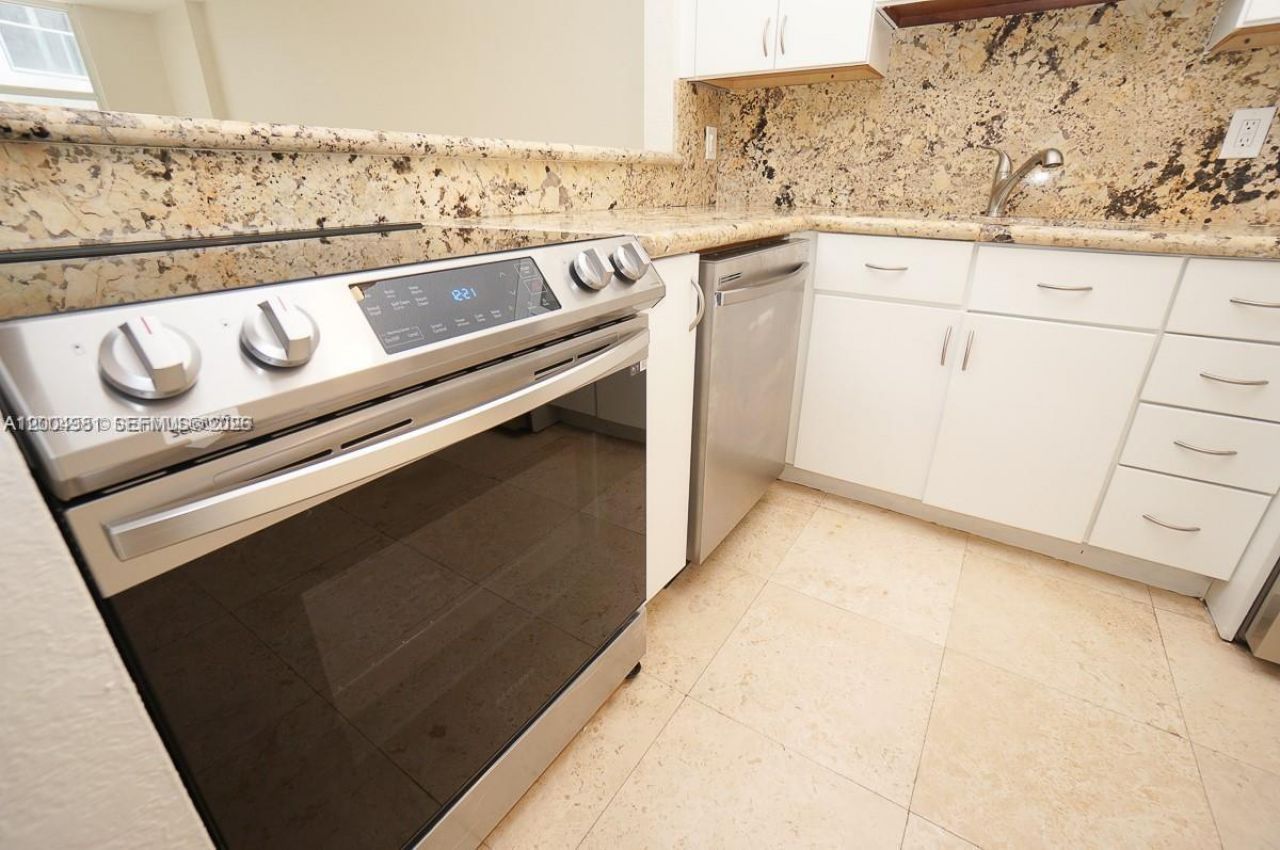1228 West Ave , Unit 513, Miami Beach, FL 33139 Photo