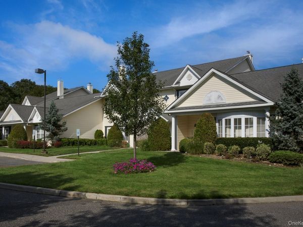 112 Center Court , Unit 112, Medford, NY 11763