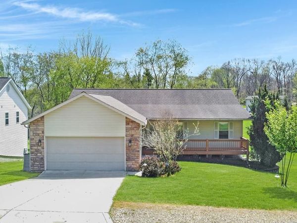 151 Heatherwood Dr, Howard, OH 43028