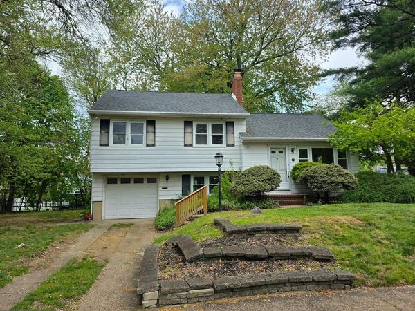 7 WINDSOR PLACE , MOUNT HOLLY, NJ 08060