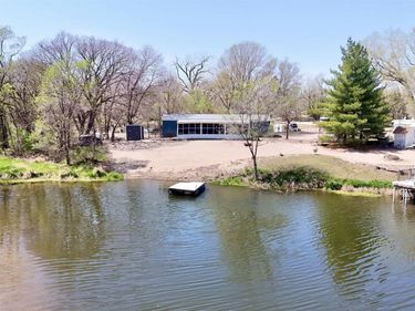 29 Ernst Lake Street , Columbus, NE 68601