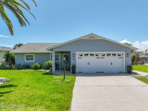 9 Collingville Court, Palm Coast, FL 32137