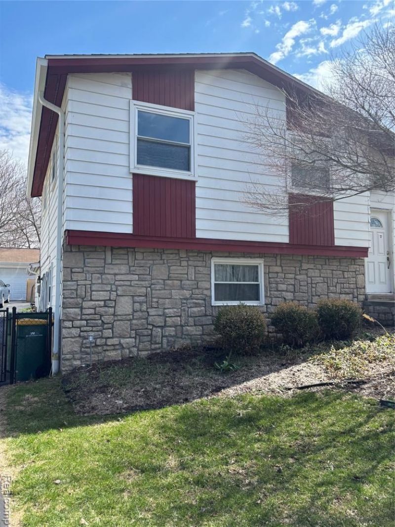 323 S 2nd Street, Brighton, MI 48116 Main Photo