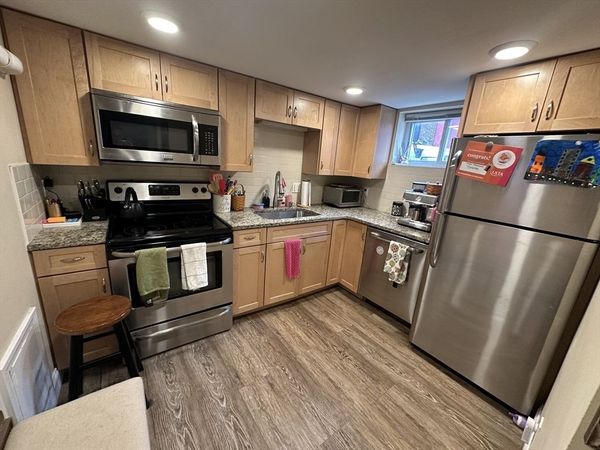 391 Washington, Unit B, Somerville, MA 02143