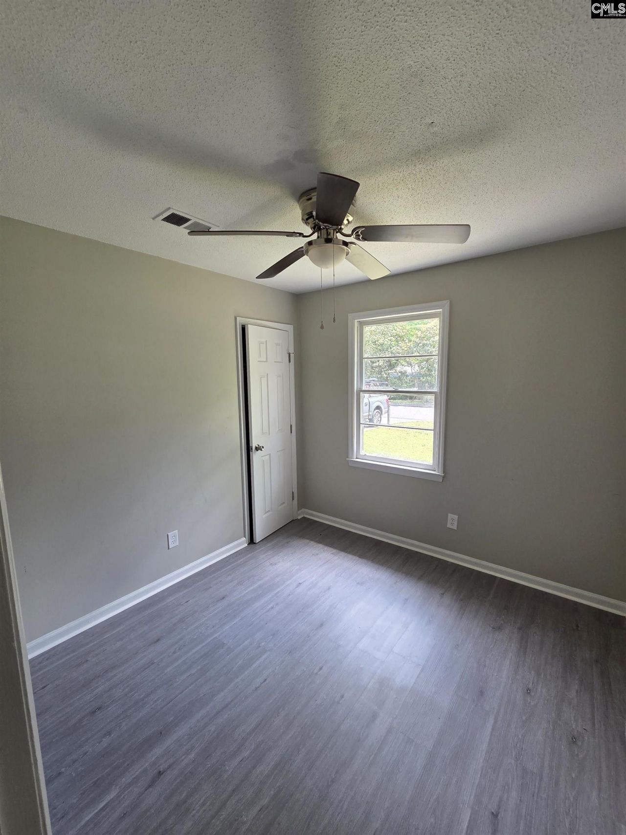 4137 Shorecrest Drive  Photo 10