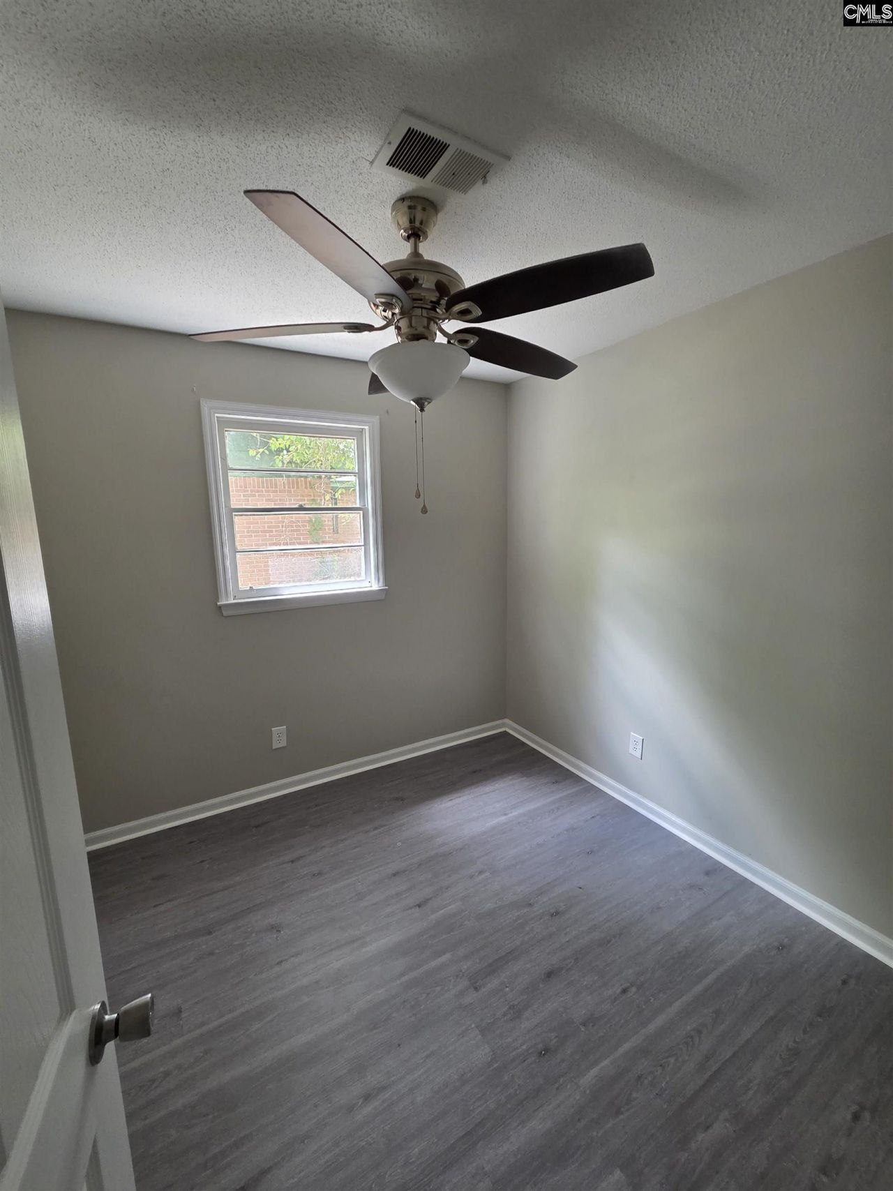 4137 Shorecrest Drive  Photo 11