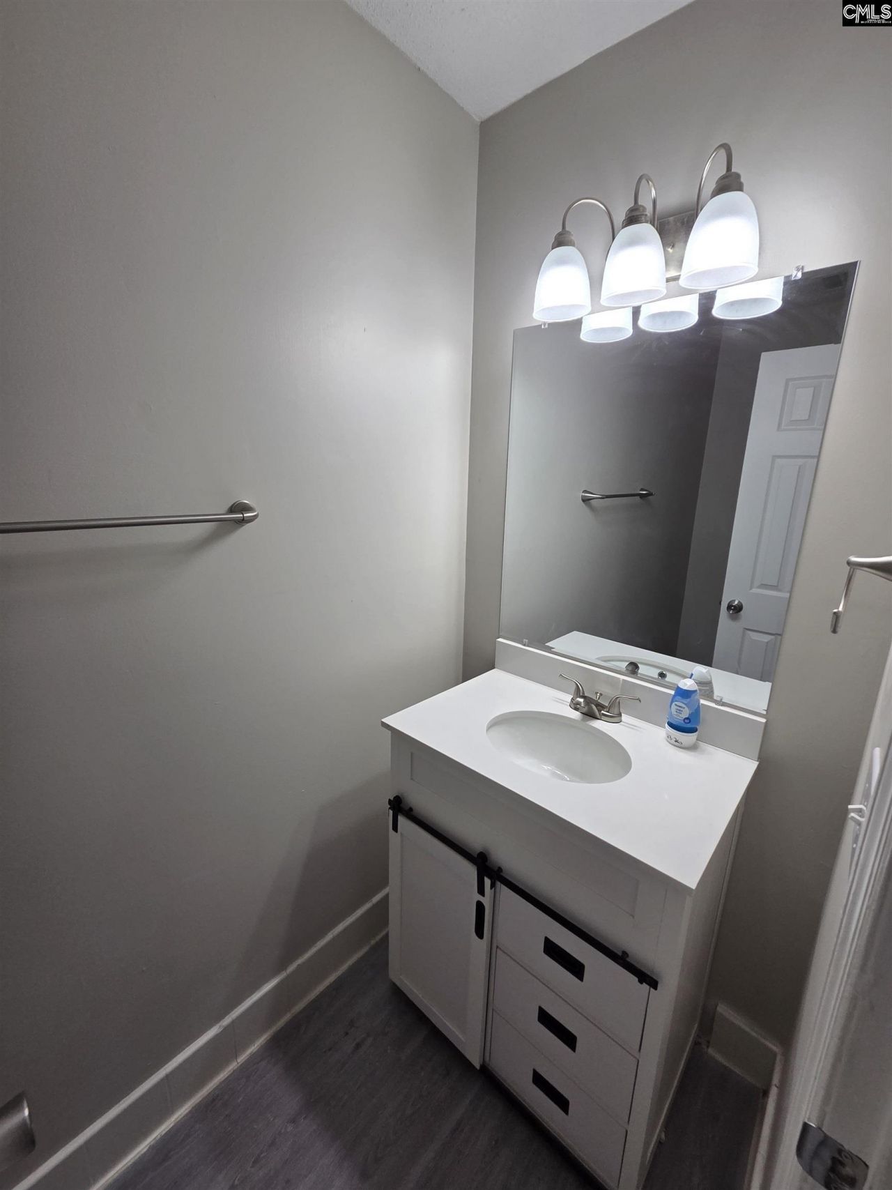 4137 Shorecrest Drive  Photo 14