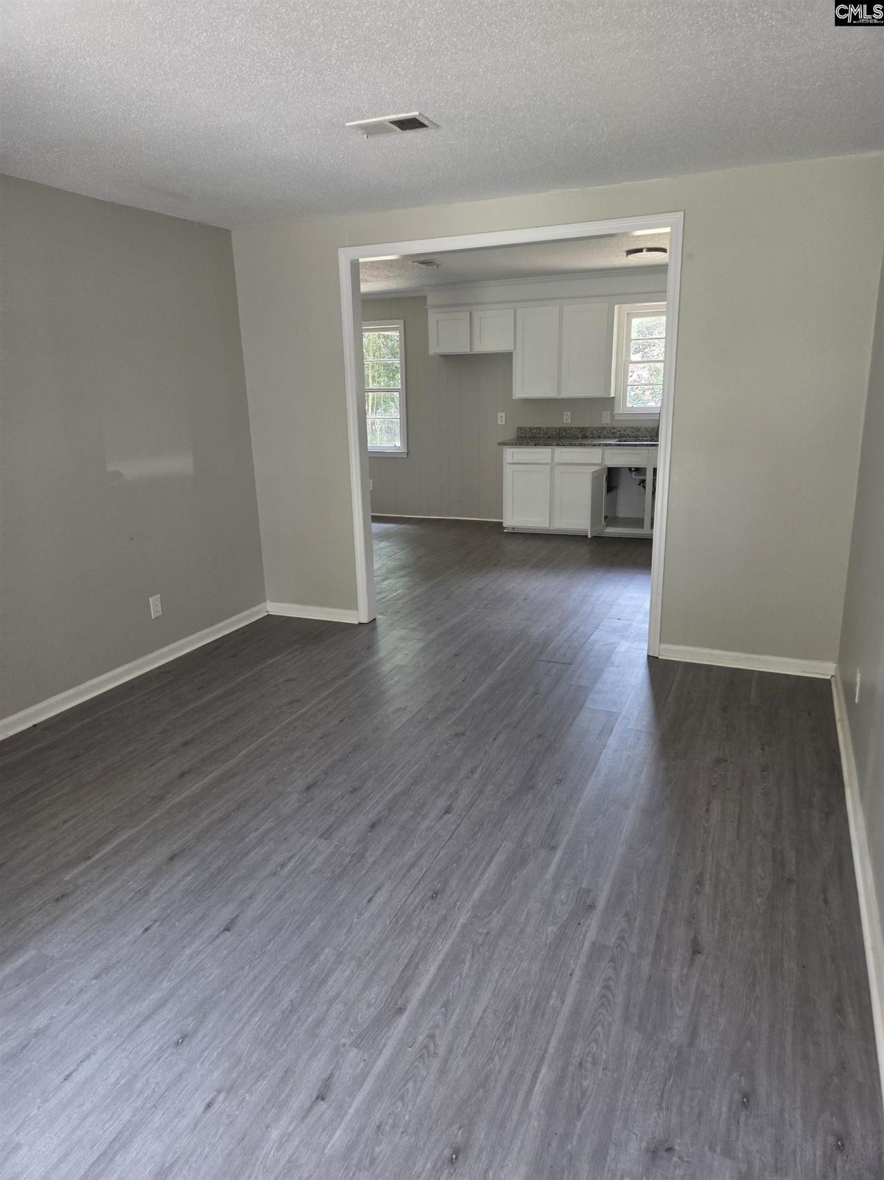 4137 Shorecrest Drive  Photo 4