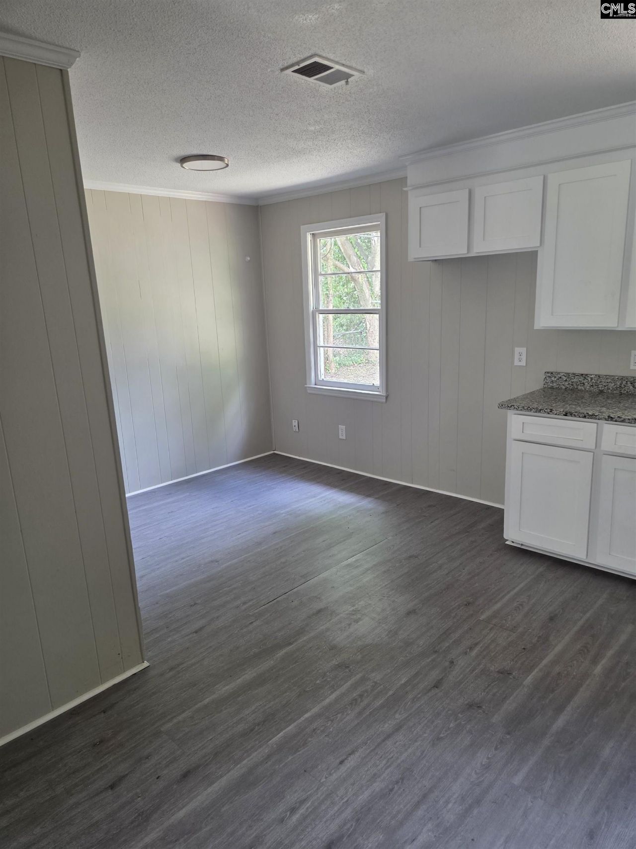 4137 Shorecrest Drive  Photo 5