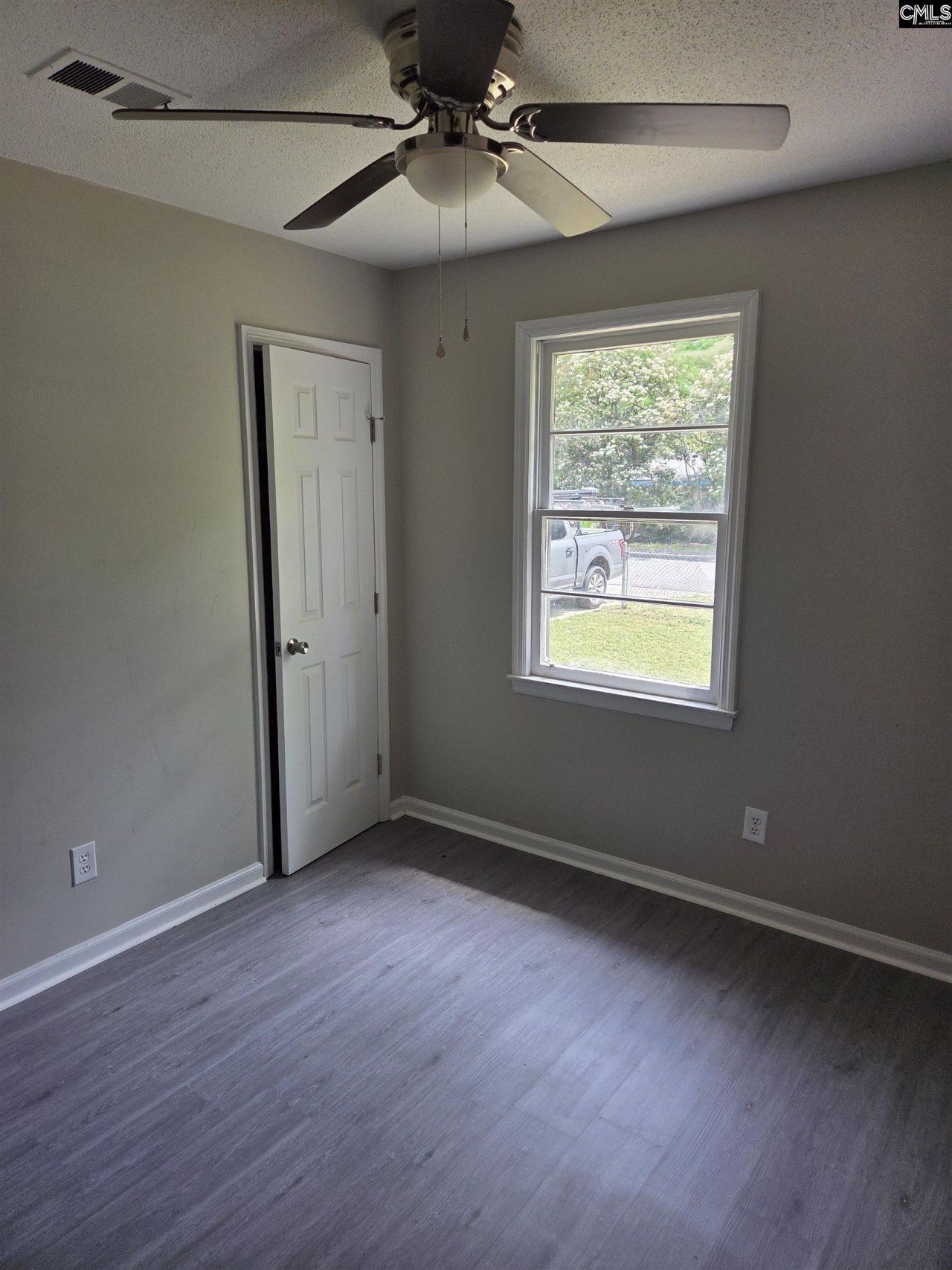 4137 Shorecrest Drive  Photo 9