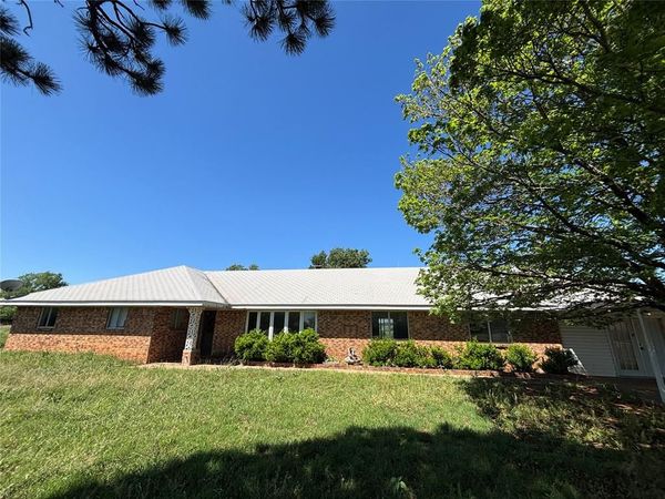 16056 S Watertower Road, Binger, OK 73009