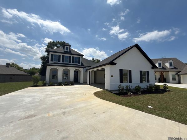 37261 Rosewind St, Prairieville, LA 70769