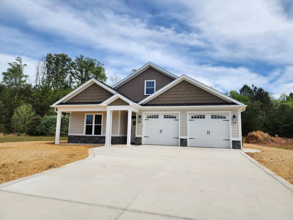 72 Carriage Homes DR, Moneta, VA 24121
